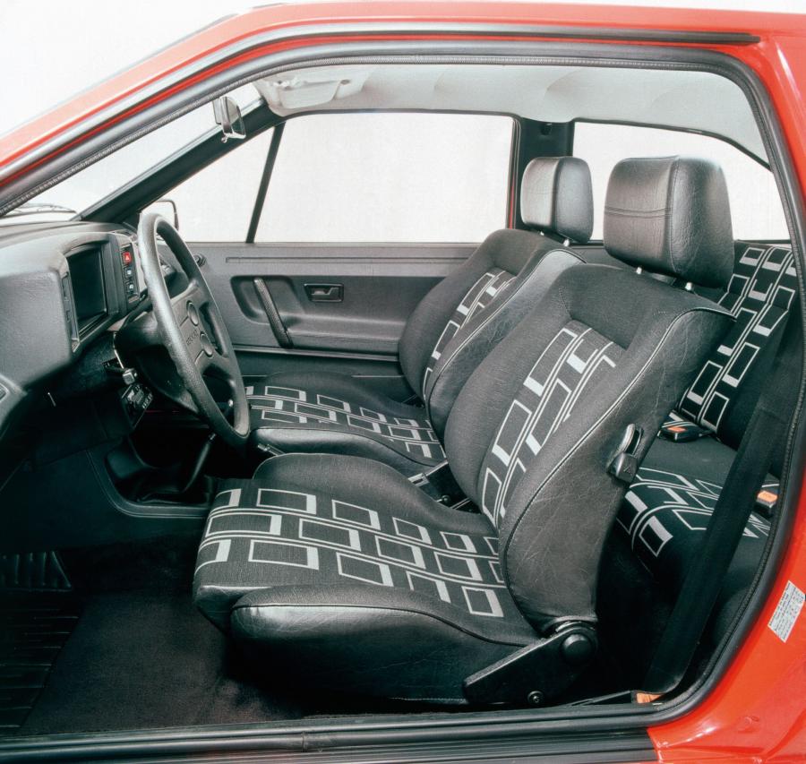  Volkswagen Scirocco GT 1982 года  (фото 2 из 6)